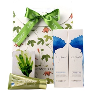 The face shop冰花特惠礼盒（冰花爽肤水150ml+冰花水润乳液130ml+爽洁无油BB霜35g+The face shop菲诗小铺化妆棉（18片）