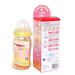 贝亲 母乳实感宽口径塑料奶瓶 240ml